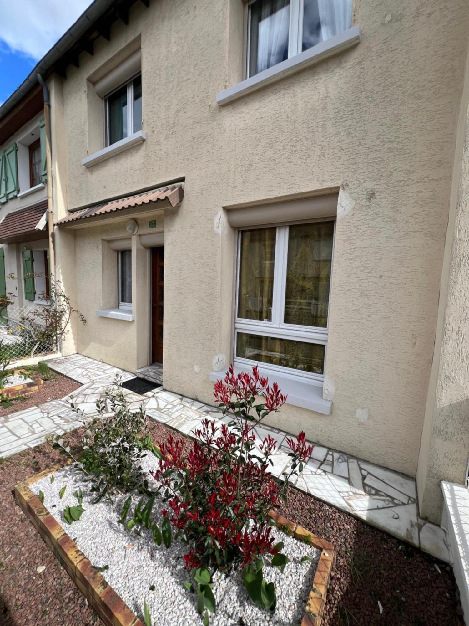Maison 3 Chambres 6 Personnes Et Garage Chateauroux Bagian luar foto